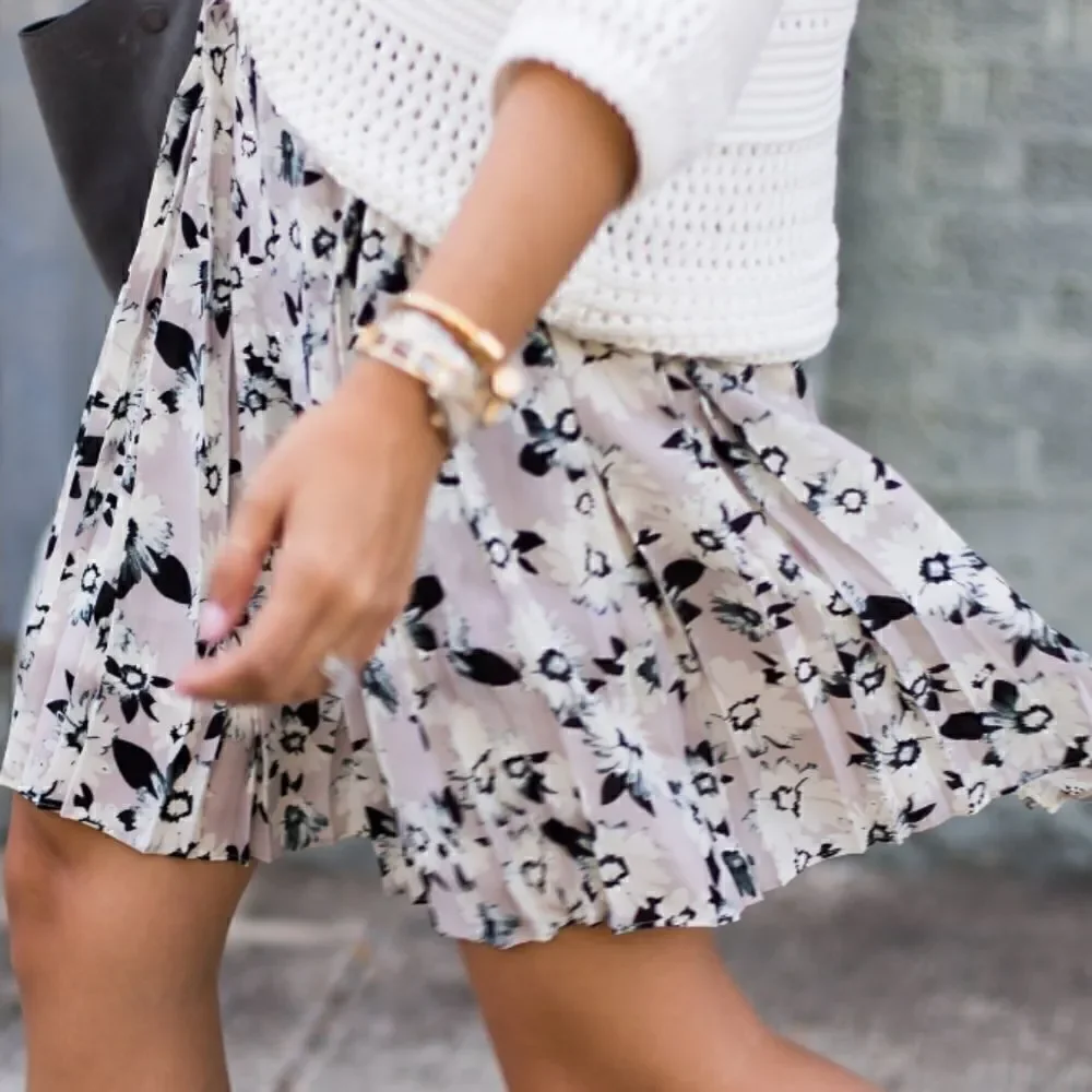 EC BANANA REPUBLIC PLEATED FLORAL SKIRT SZ.8
